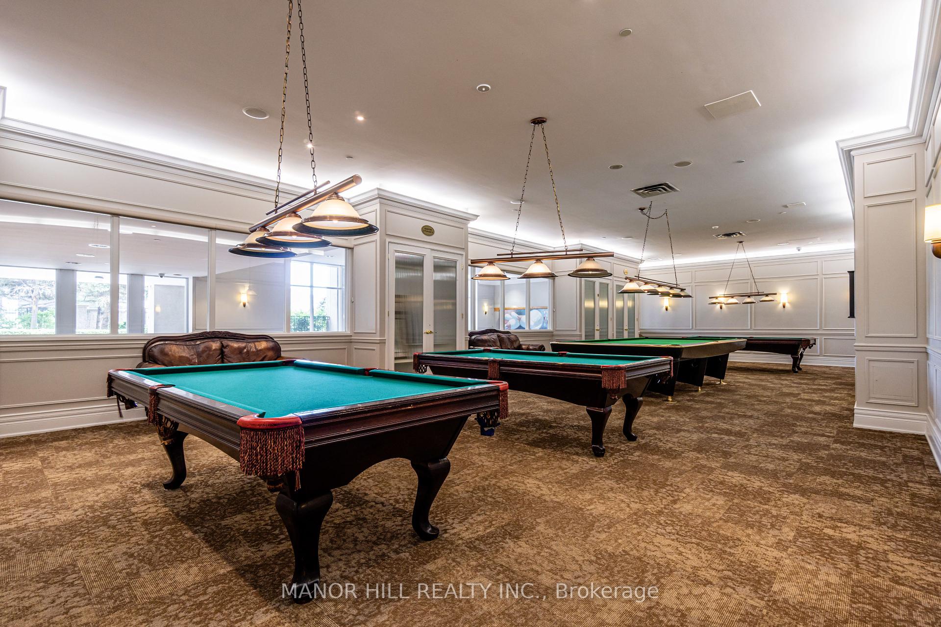 2 Bedrooms Condo at 35 Kingsbridge Garden,  Mississauga For sale