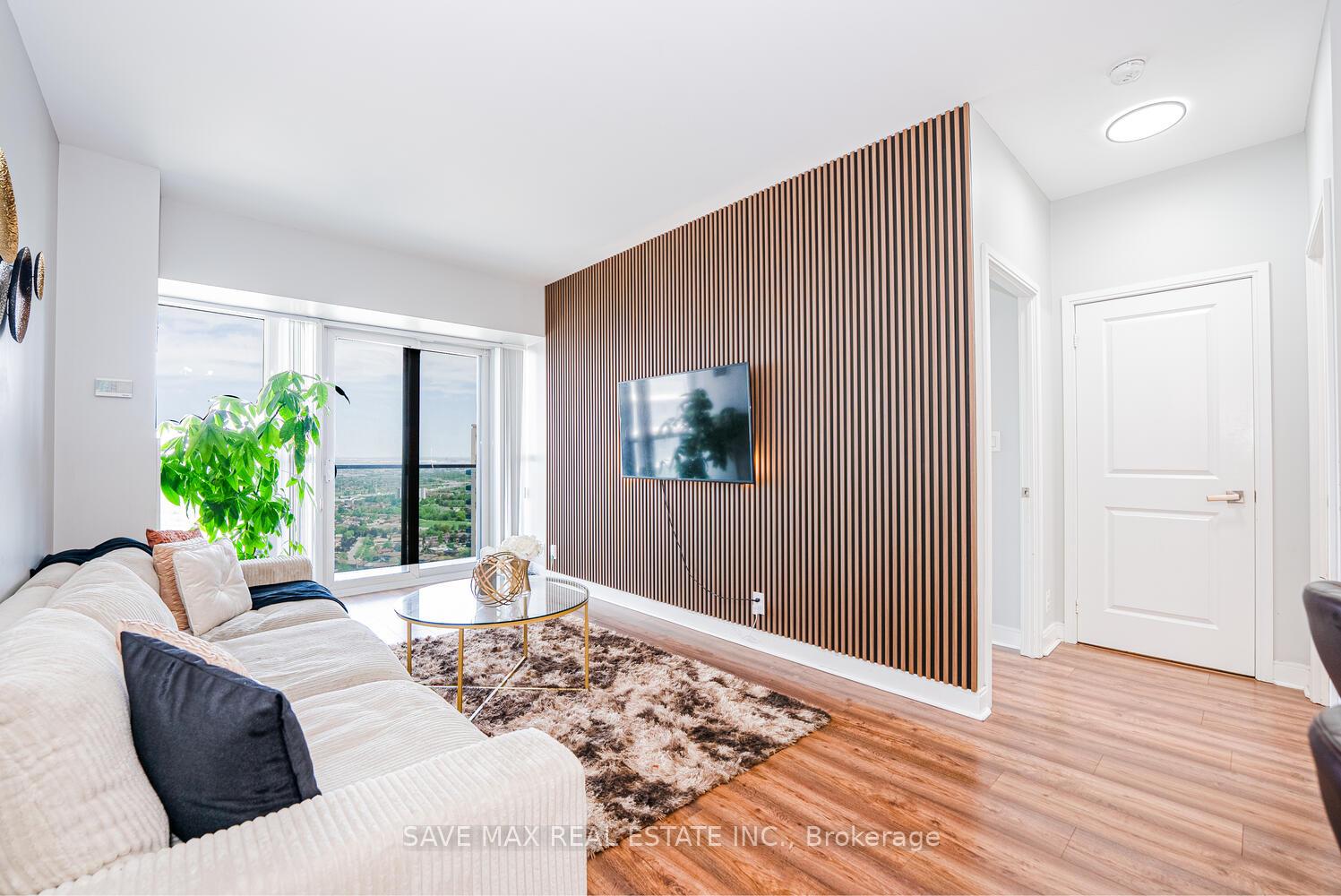 2 Bedrooms Condo at 60 Absolute, Mississauga For sale