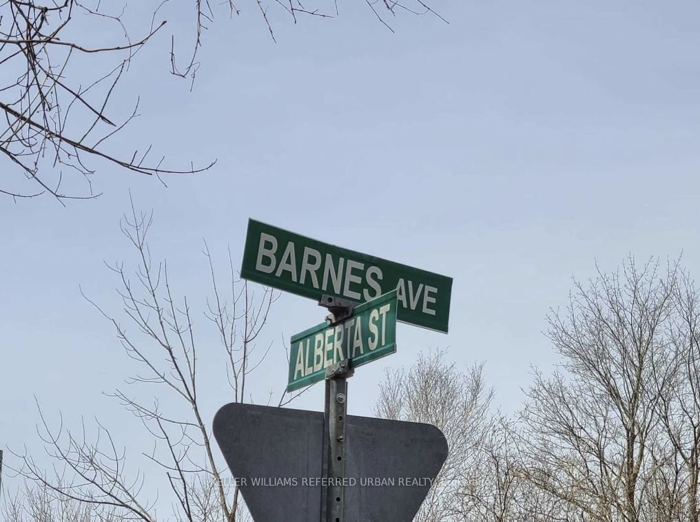 555 Barnes Avenue, Tay, ON L0K 1R0