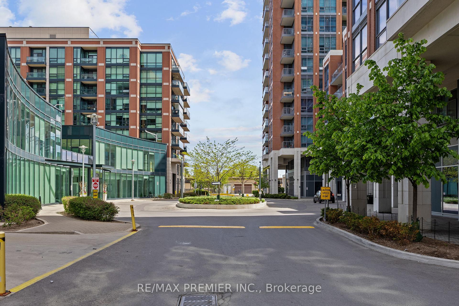 2 Bedrooms Condo at 525 Wilson, Toronto For sale