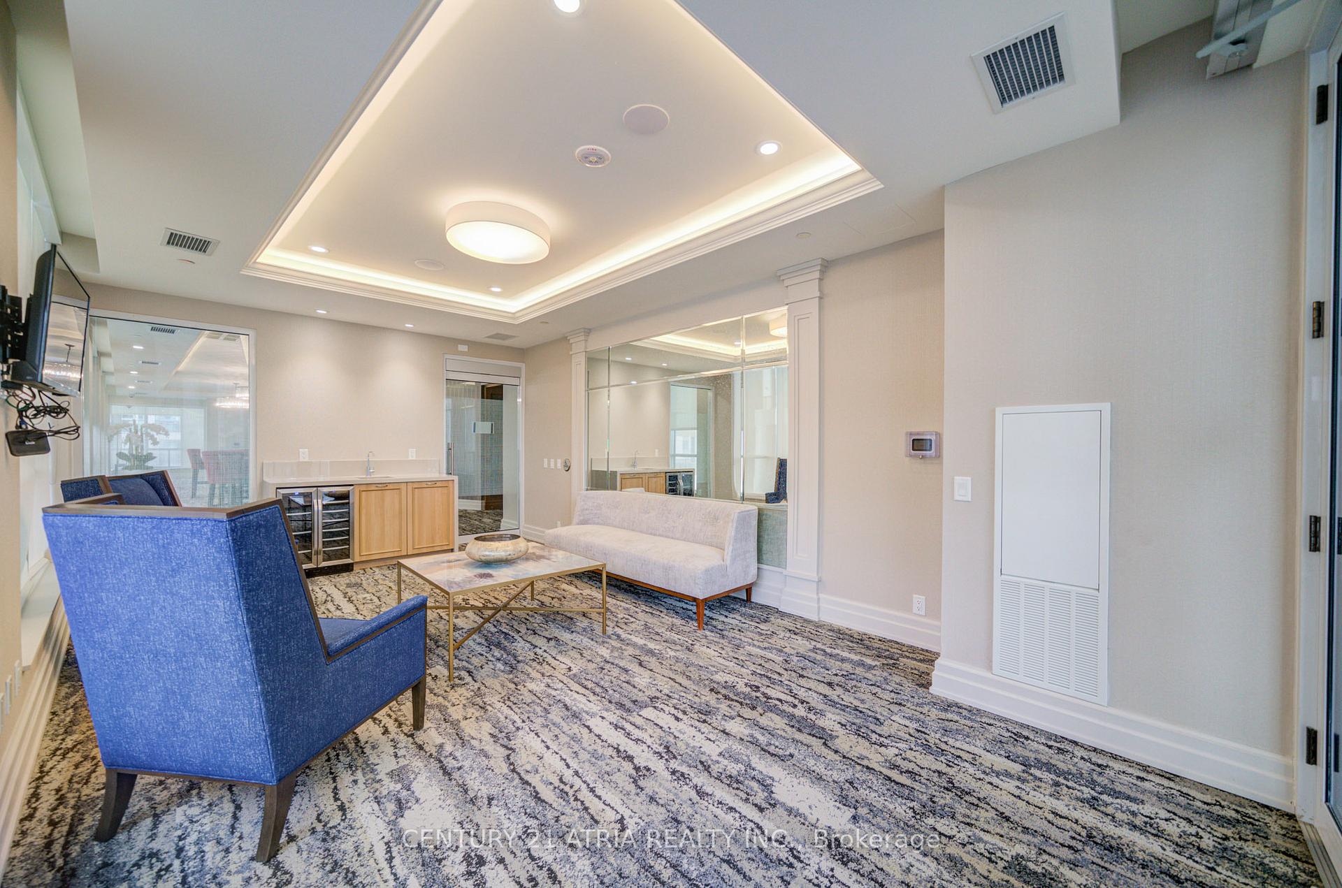 2 Bedrooms Condo at 36 Elm,  Mississauga For sale