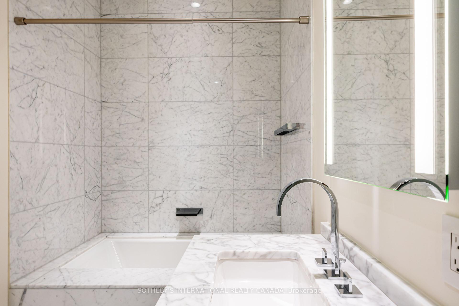 3 Bedrooms Condo at 180 University, Toronto For sale