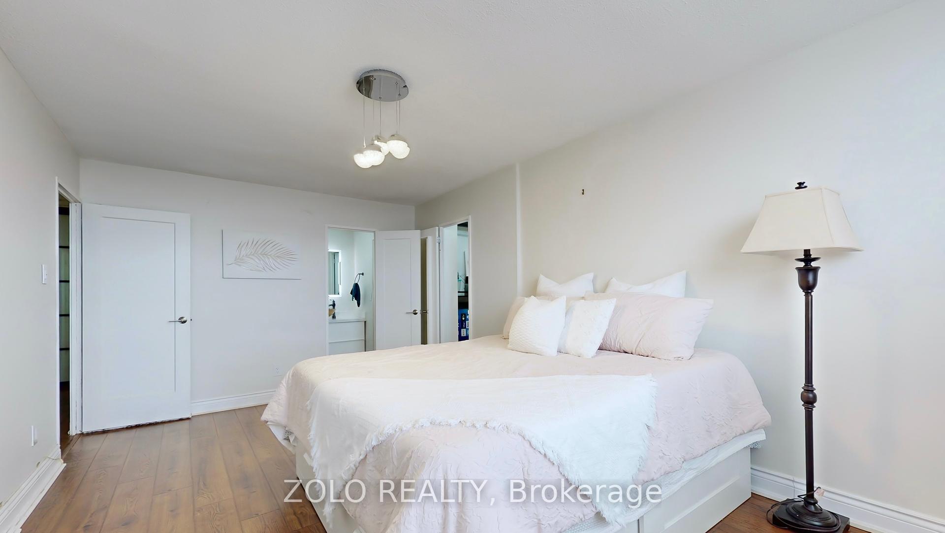4 Bedrooms Condo at 627 The West Mall, Toronto For sale