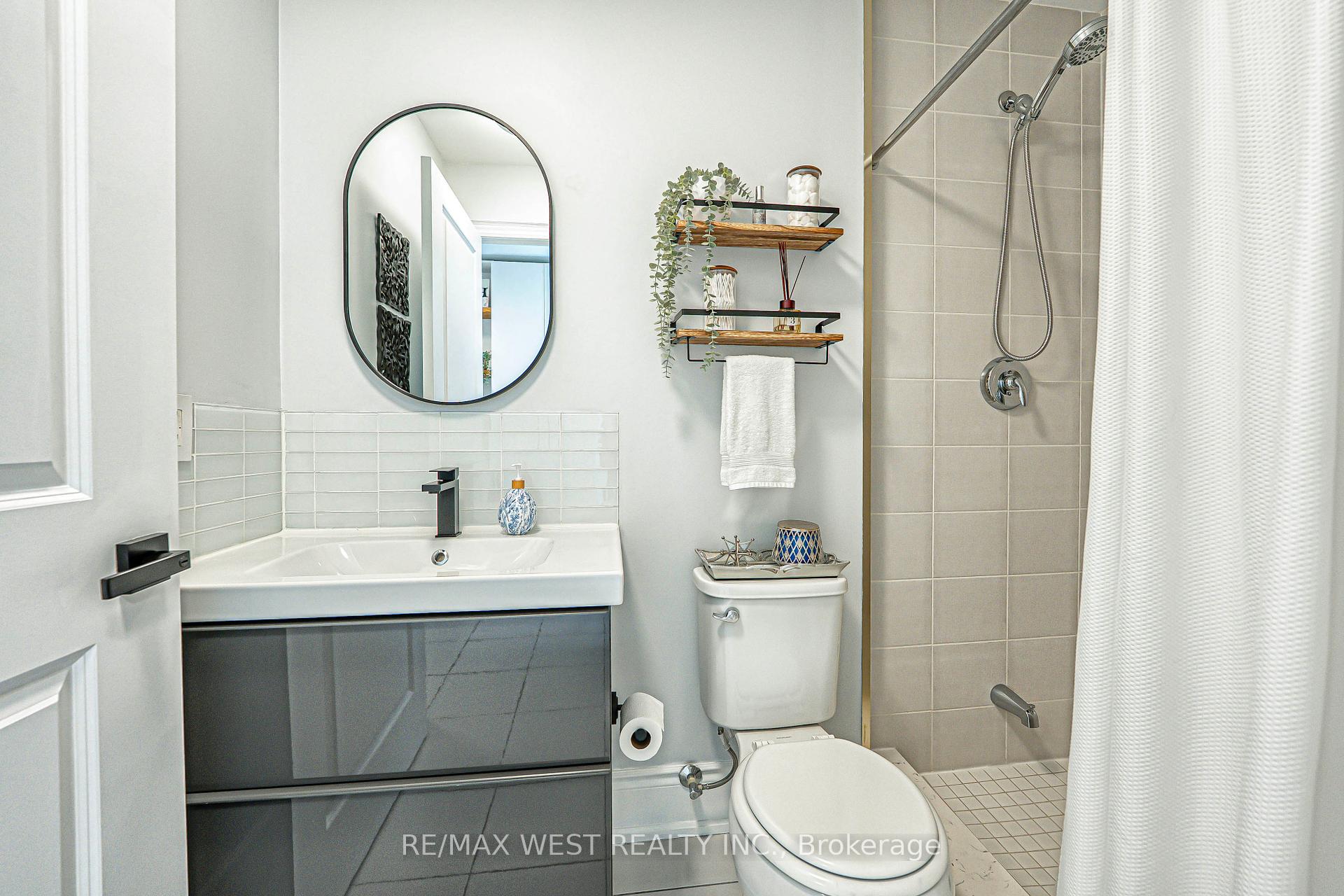 2 Bedrooms Condo at 2522 Keele, Toronto For sale