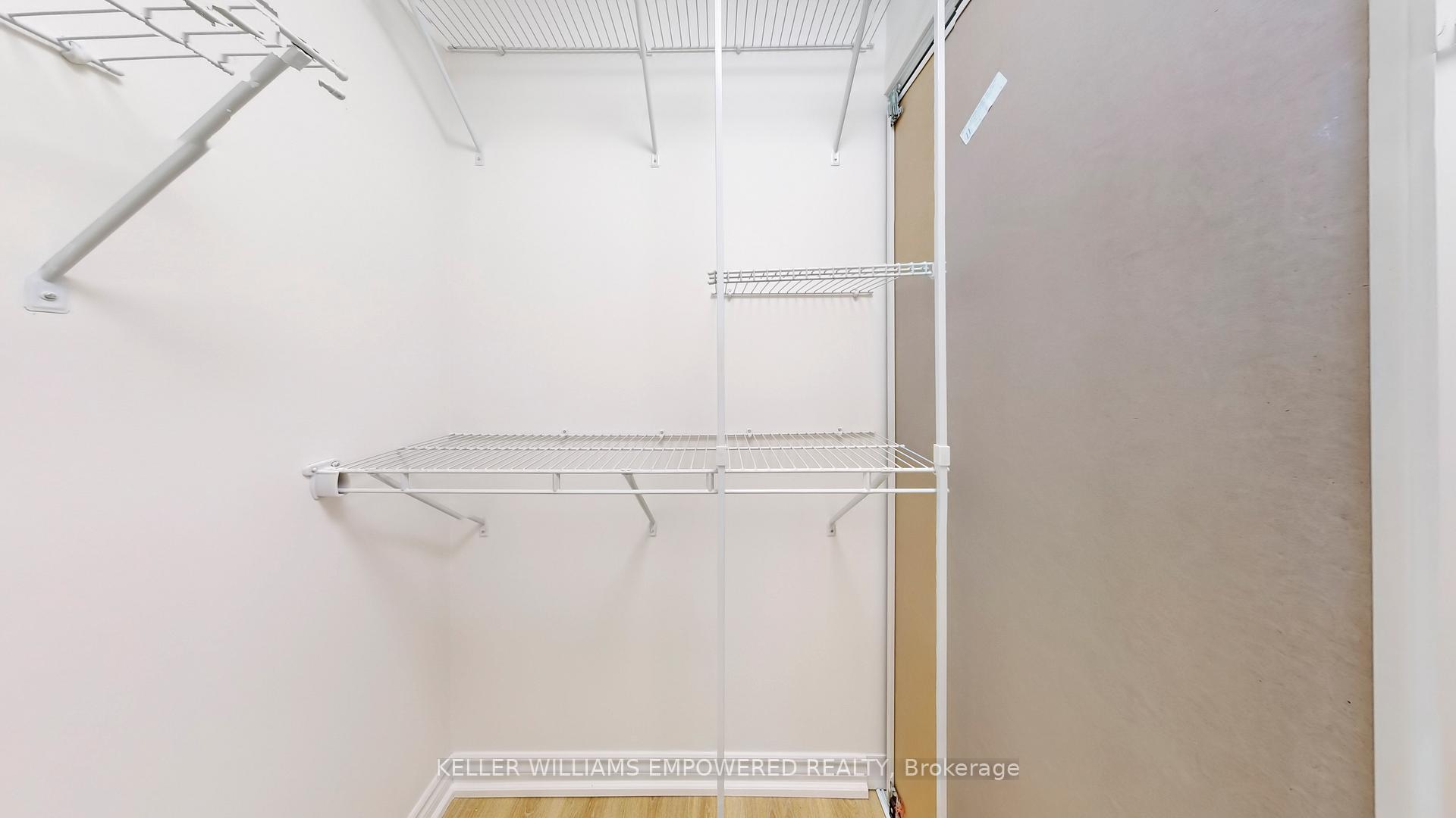 3 Bedrooms Condo at 125 Omni,  Toronto For sale