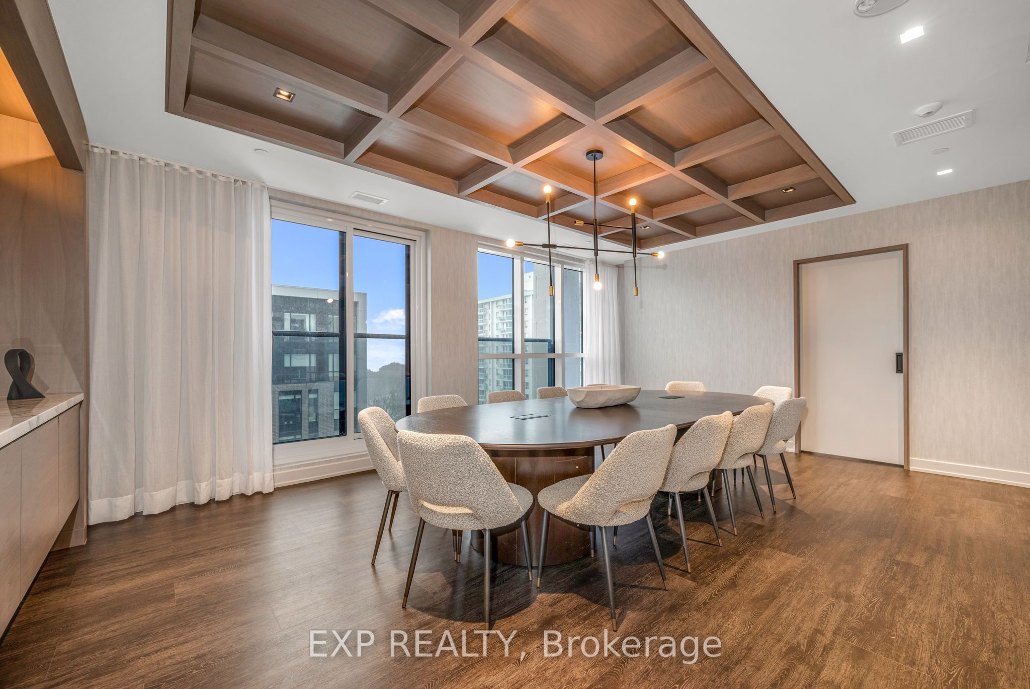560 Rideau Street, #421