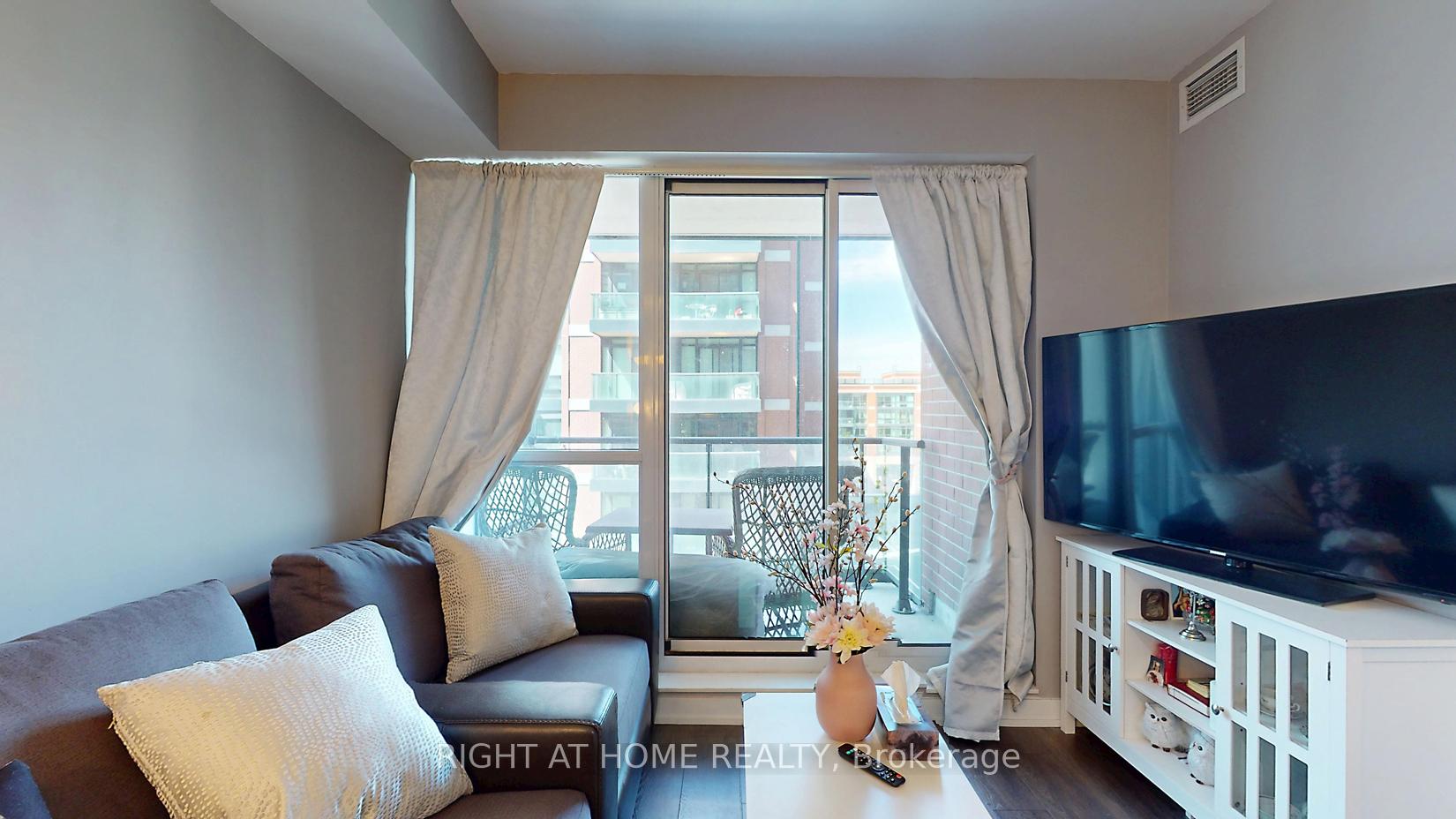 1 Bedroom Condo at 31 Tippet,  Toronto For sale