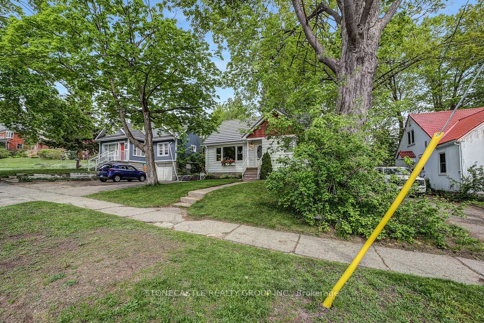 126 Brant Street, Orillia, ON L3V 1Z4