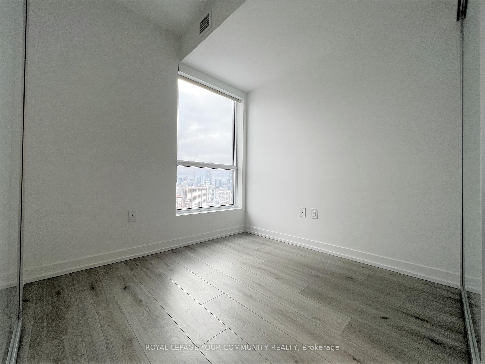2 Bedrooms Condo at 395 Bloor,  Toronto For sale