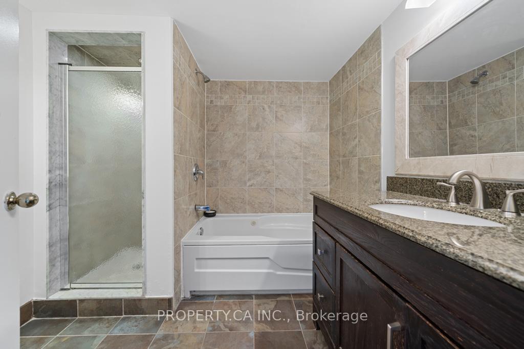 4 Bedrooms Condo at 65 Scadding, Toronto For sale