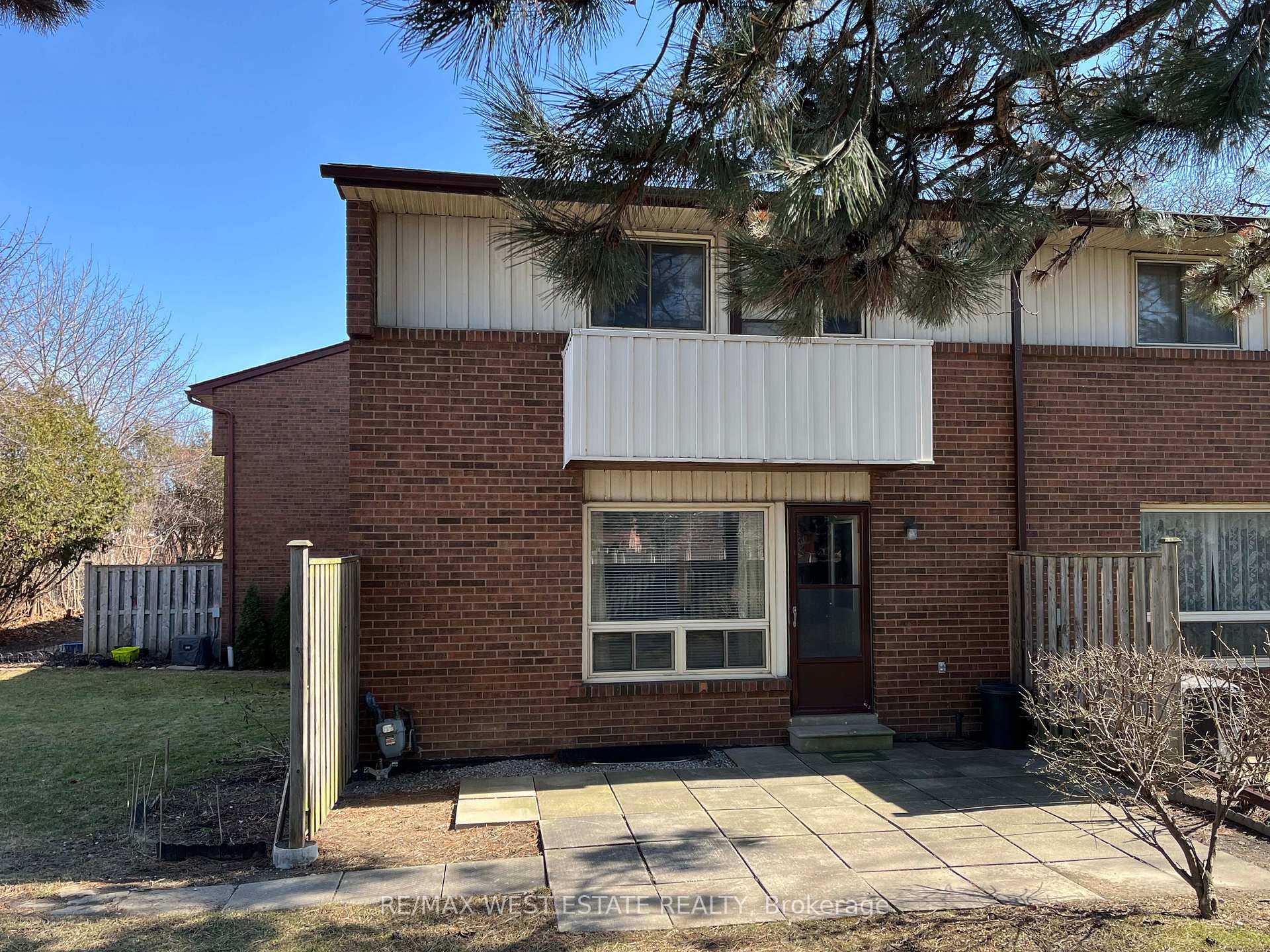 #29 – 3665 Flamewood Drive, Mississauga, ON L4Y 3P5