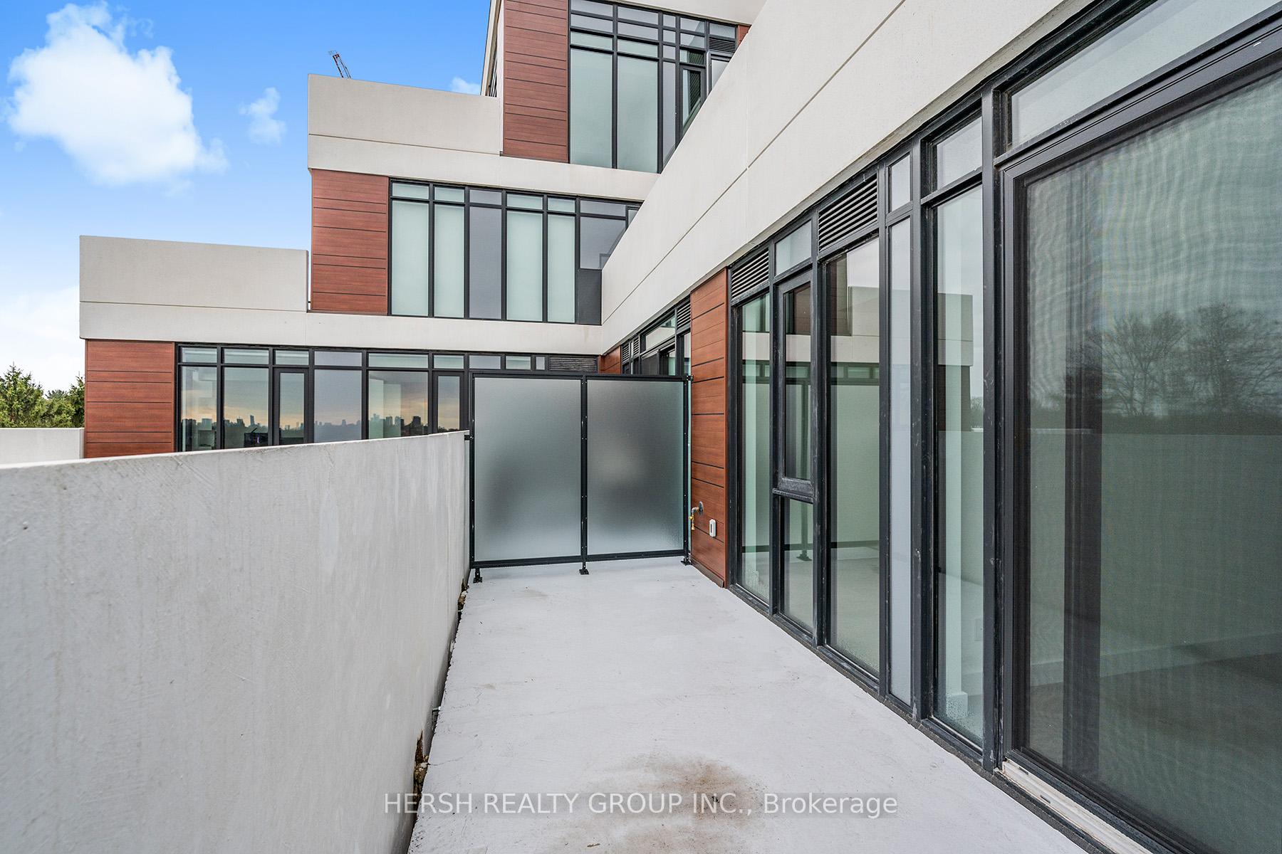 2 Bedrooms Condo at 160 Kingsway,  Toronto For sale