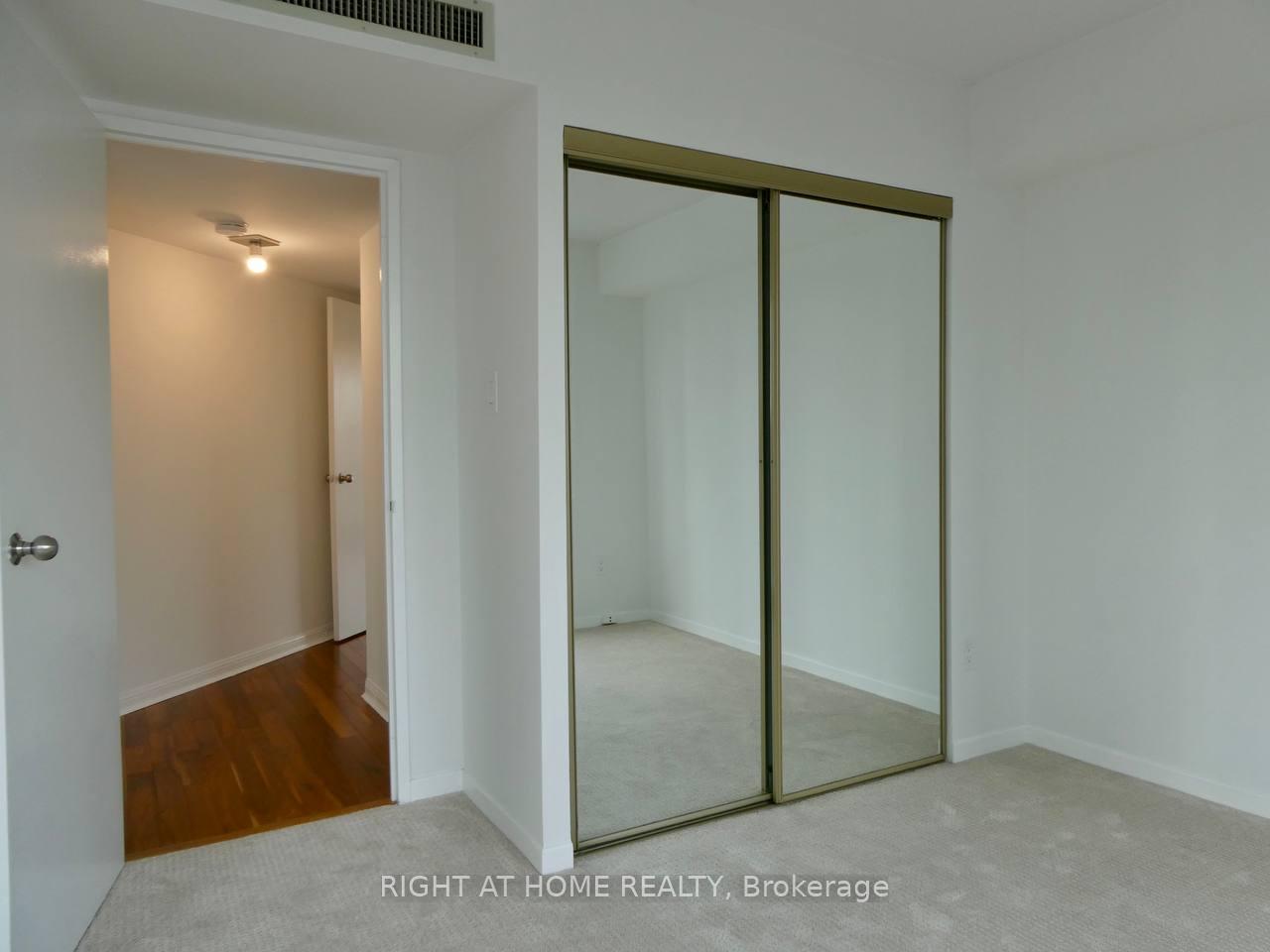 2 Bedrooms Condo at 1001 Bay, Toronto For sale