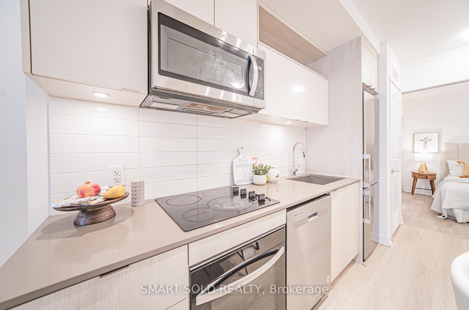 2 Bedrooms Condo at 100 Dalhousie, Toronto For sale