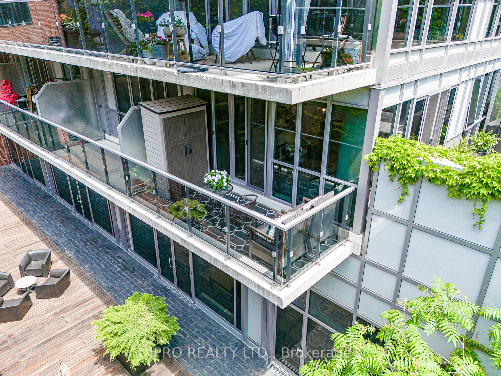 1 Bedroom Condo at 55 Front, Toronto For sale