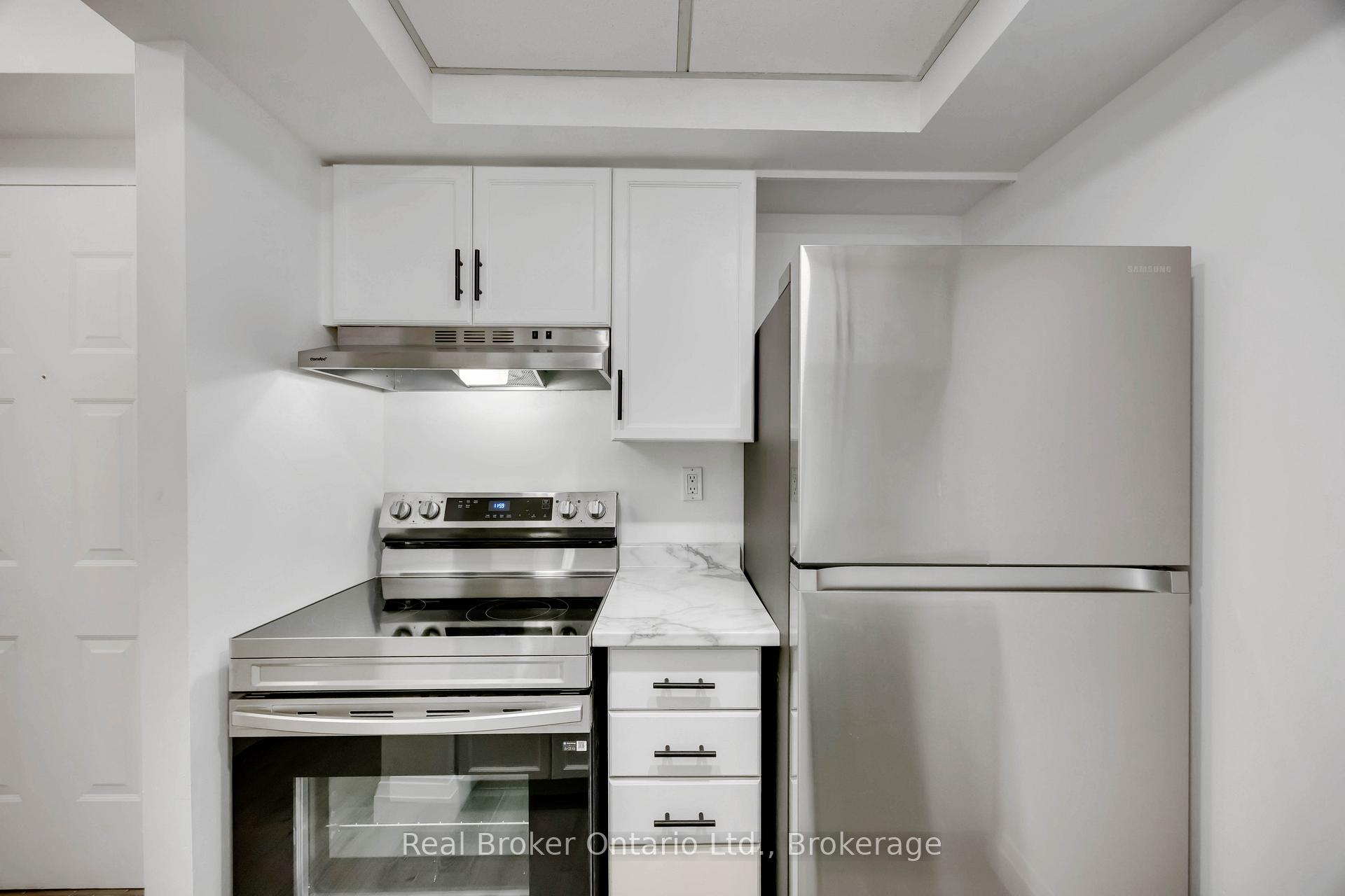 2 Bedrooms Condo at 222 The Esplanade, Toronto For sale
