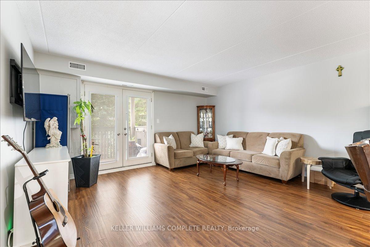 2 Bedrooms Condo at 2010 CLEAVER,  Burlington For sale
