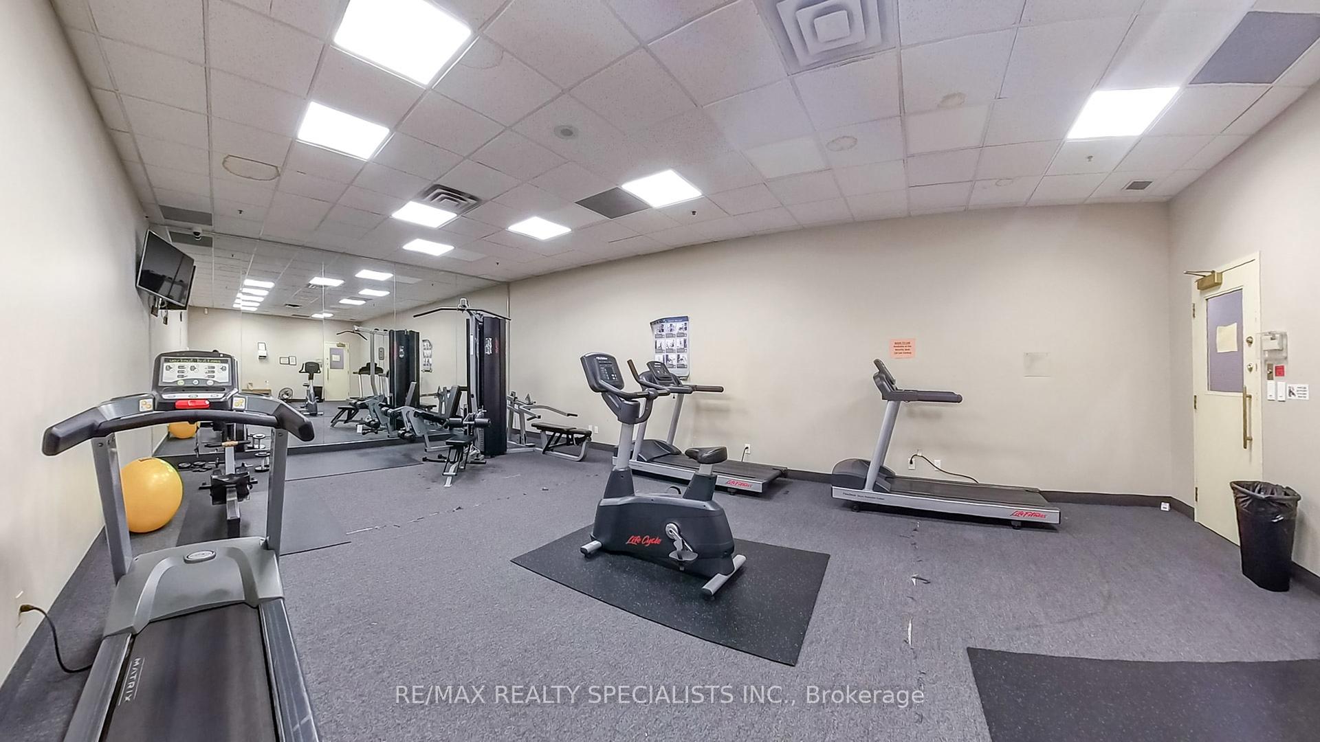 1 Bedroom Condo at 8 LEE CENTRE, Toronto For sale