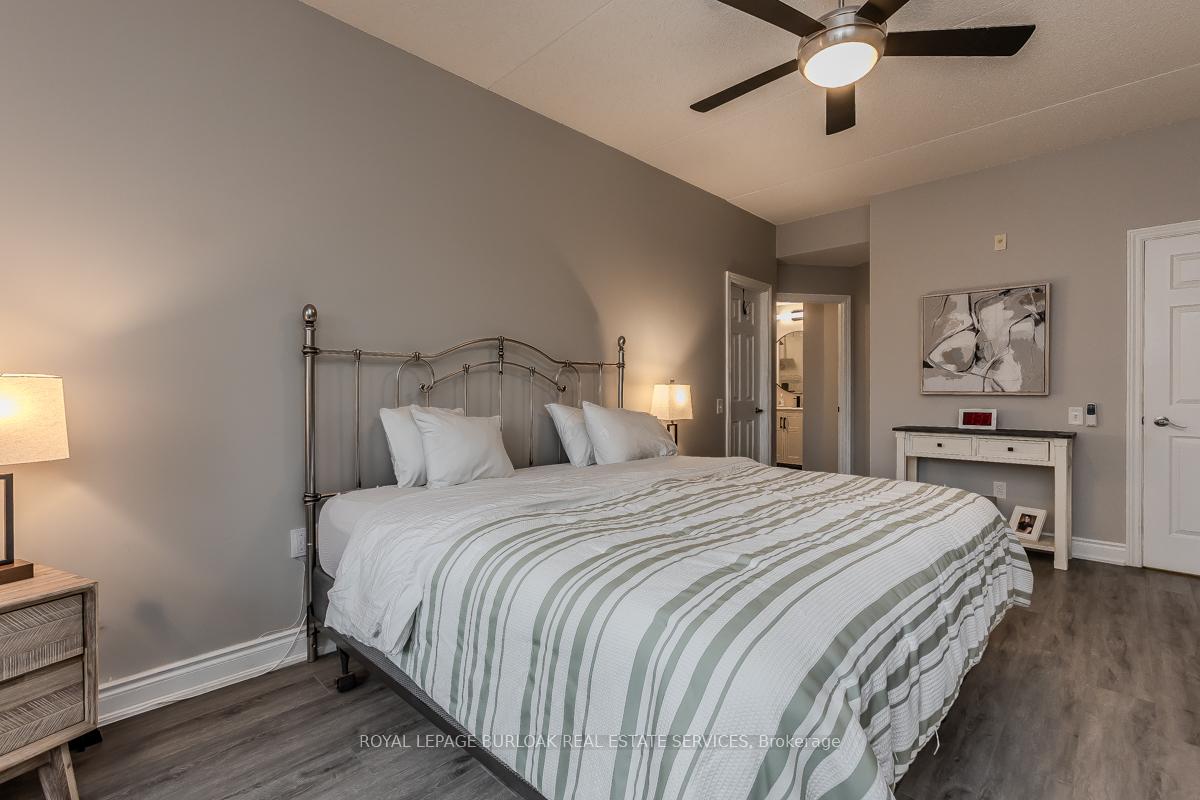 2 Bedrooms Condo at 2075 Amherst Heights, Burlington For sale