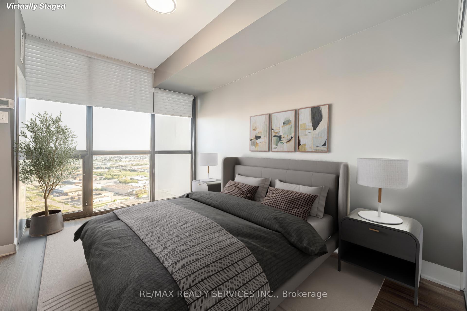 3 Bedrooms Condo at 2900 Highway 7, Vaughan For sale