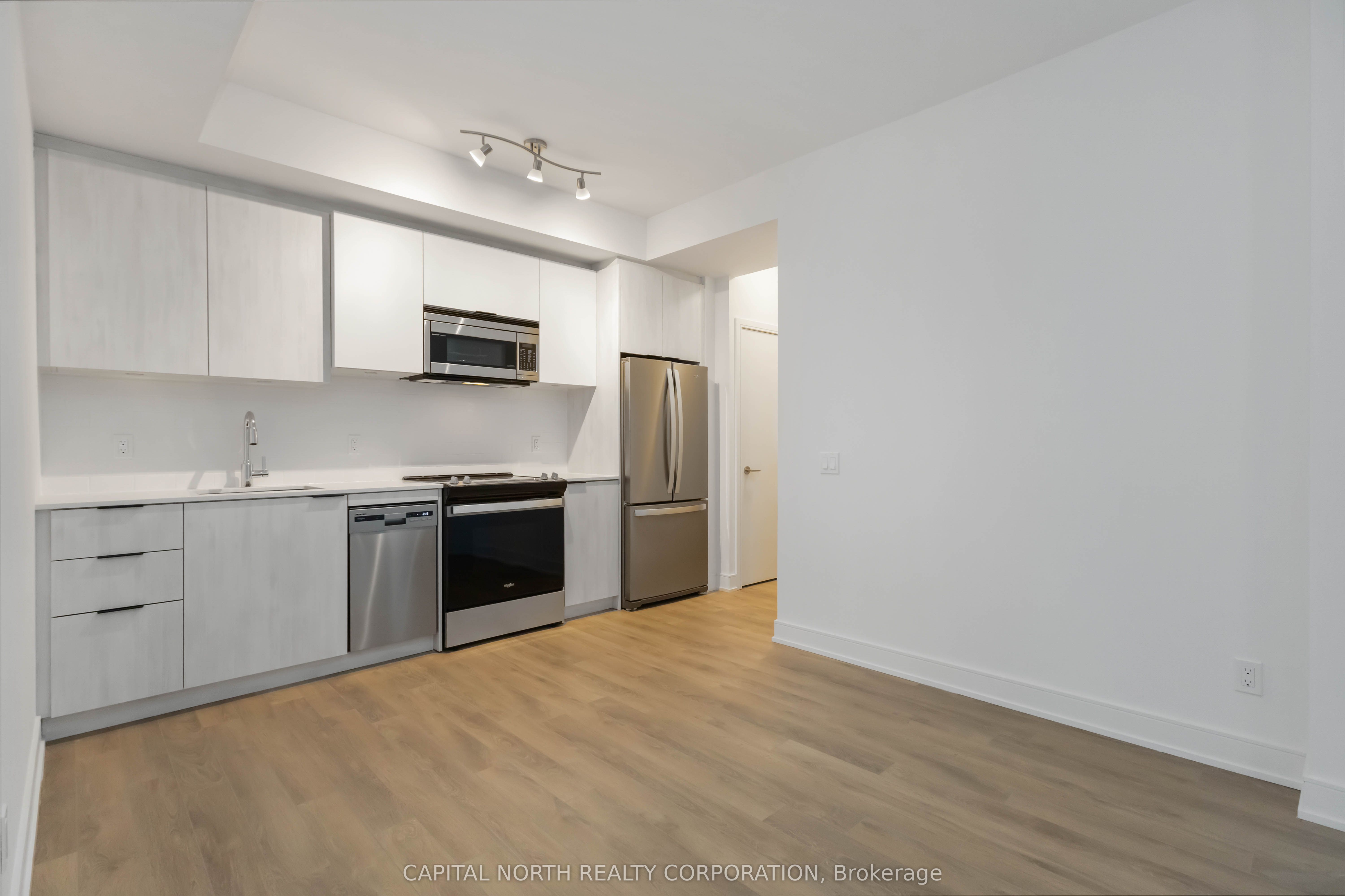 1350 Ellesmere Road, #527