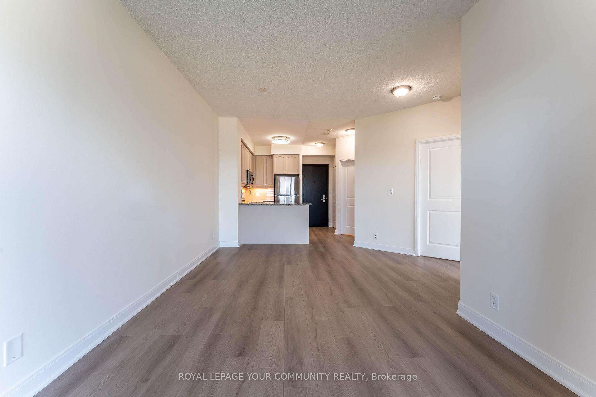 2 Bedrooms Condo at 80 Absolute, Mississauga For sale