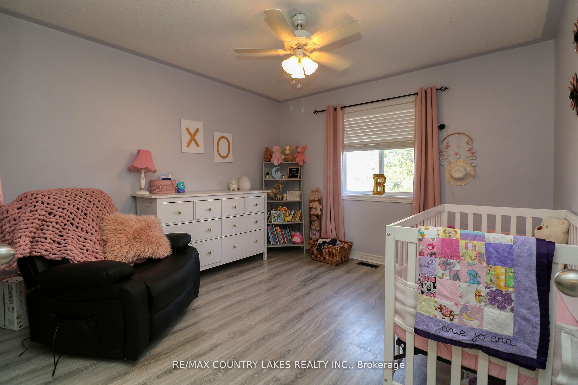 8 Fallingbrook Crescent