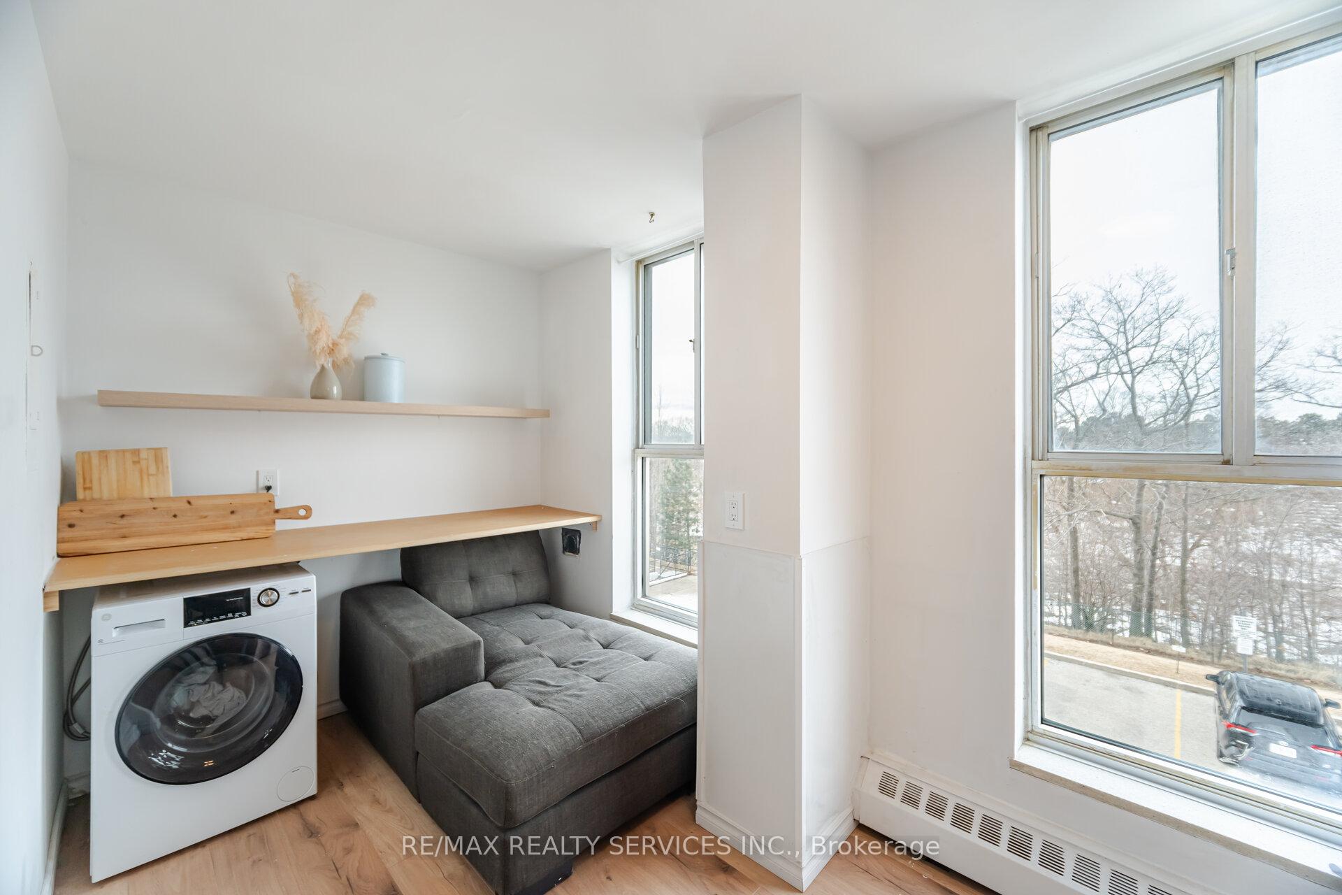 2 Bedrooms Condo at 420 Mill, Toronto For sale