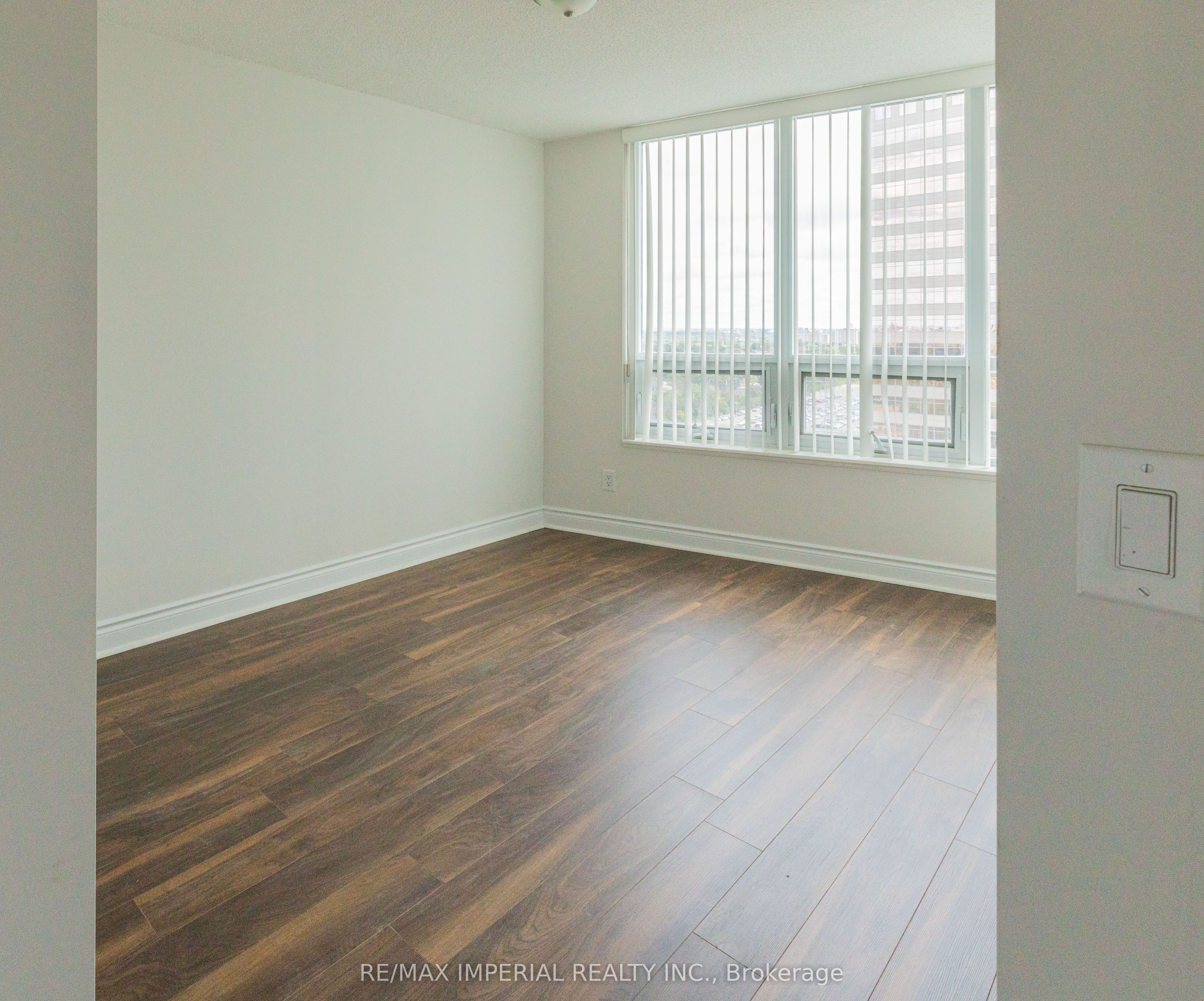 25 Greenview Avenue, #1821