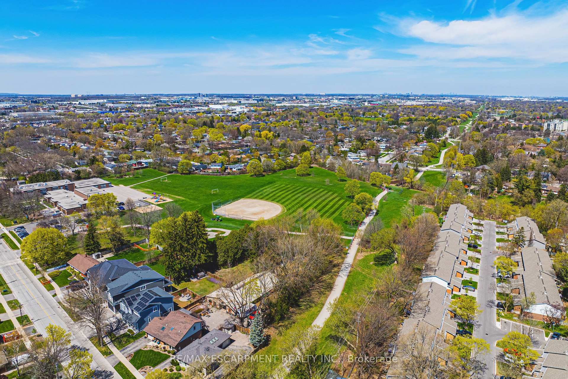 3 Bedrooms Condo at 3333 New,  Burlington For sale