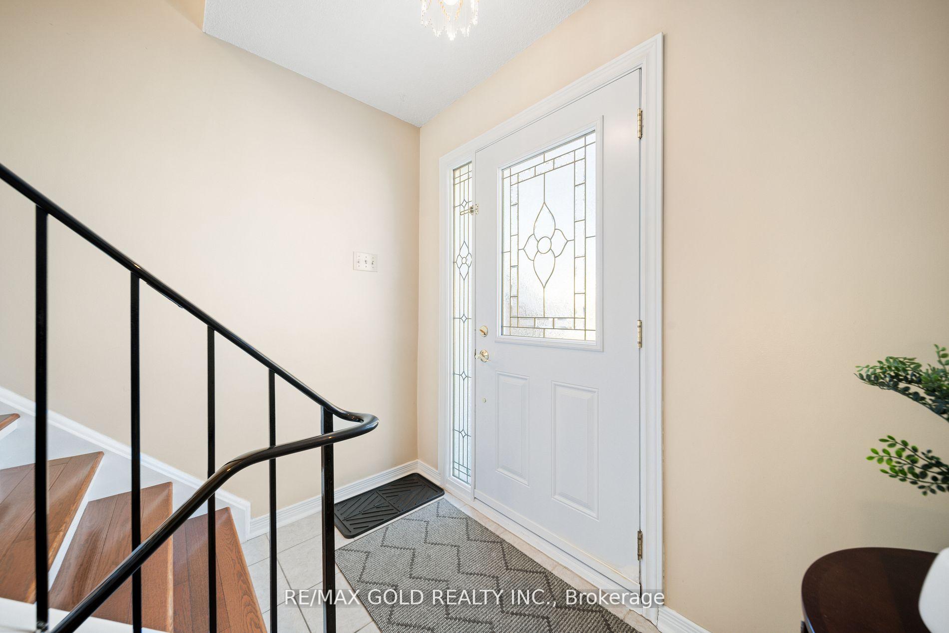 4 Bedrooms Condo at 1050 Shawnmarr, Mississauga For sale