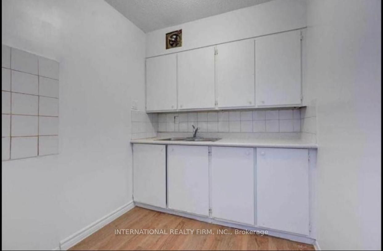 #909 - 940 Caledonia Road, Toronto, ON M6B 3Y4