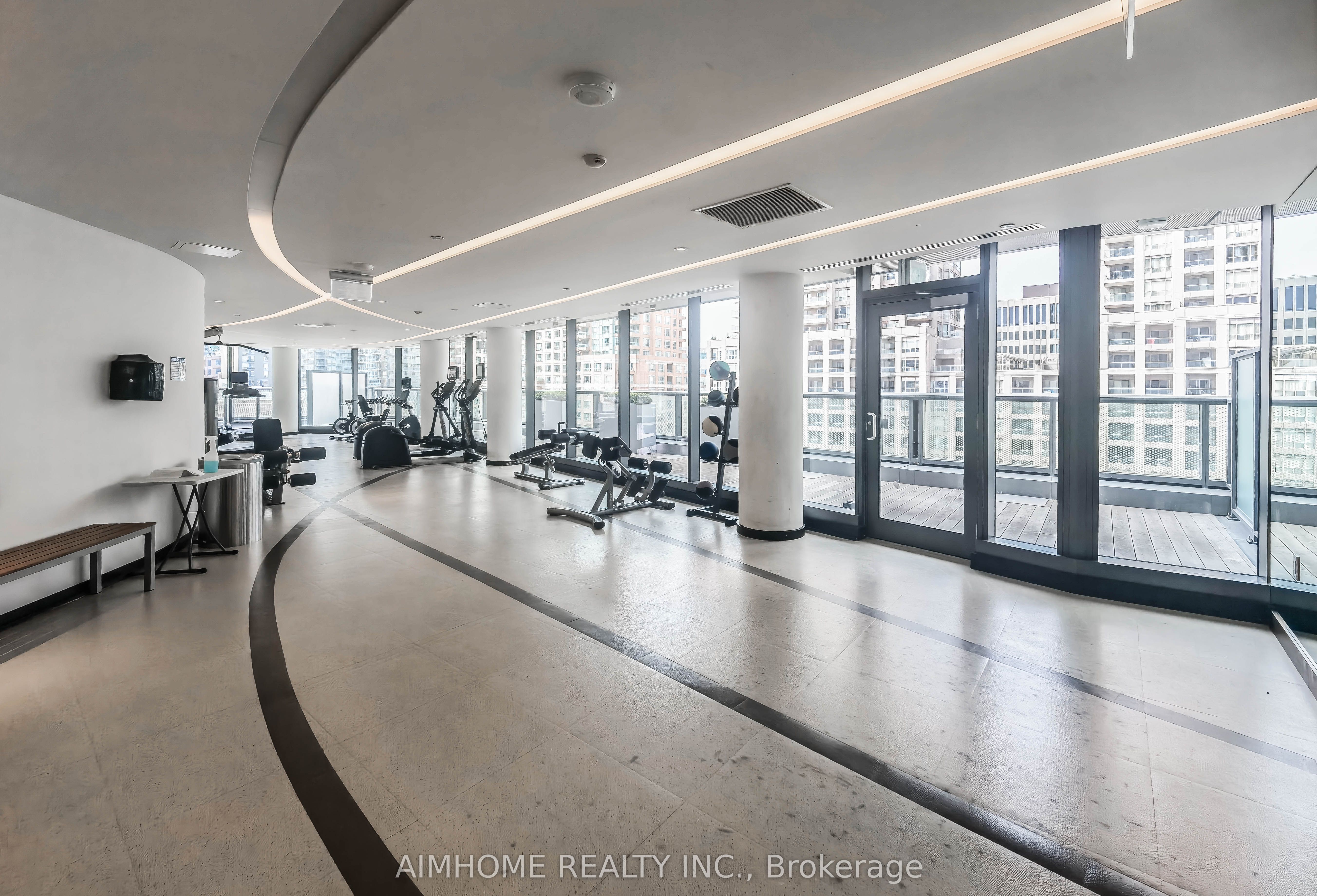 #1612 - 11 Wellesley Street, Toronto, ON M4Y 0G4