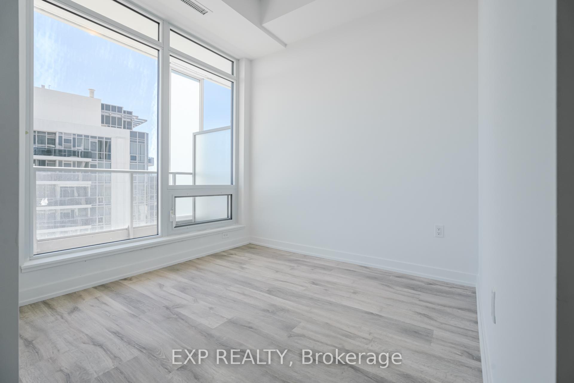 3 Bedrooms Condo at 8 Olympic Gdn S, Toronto For sale