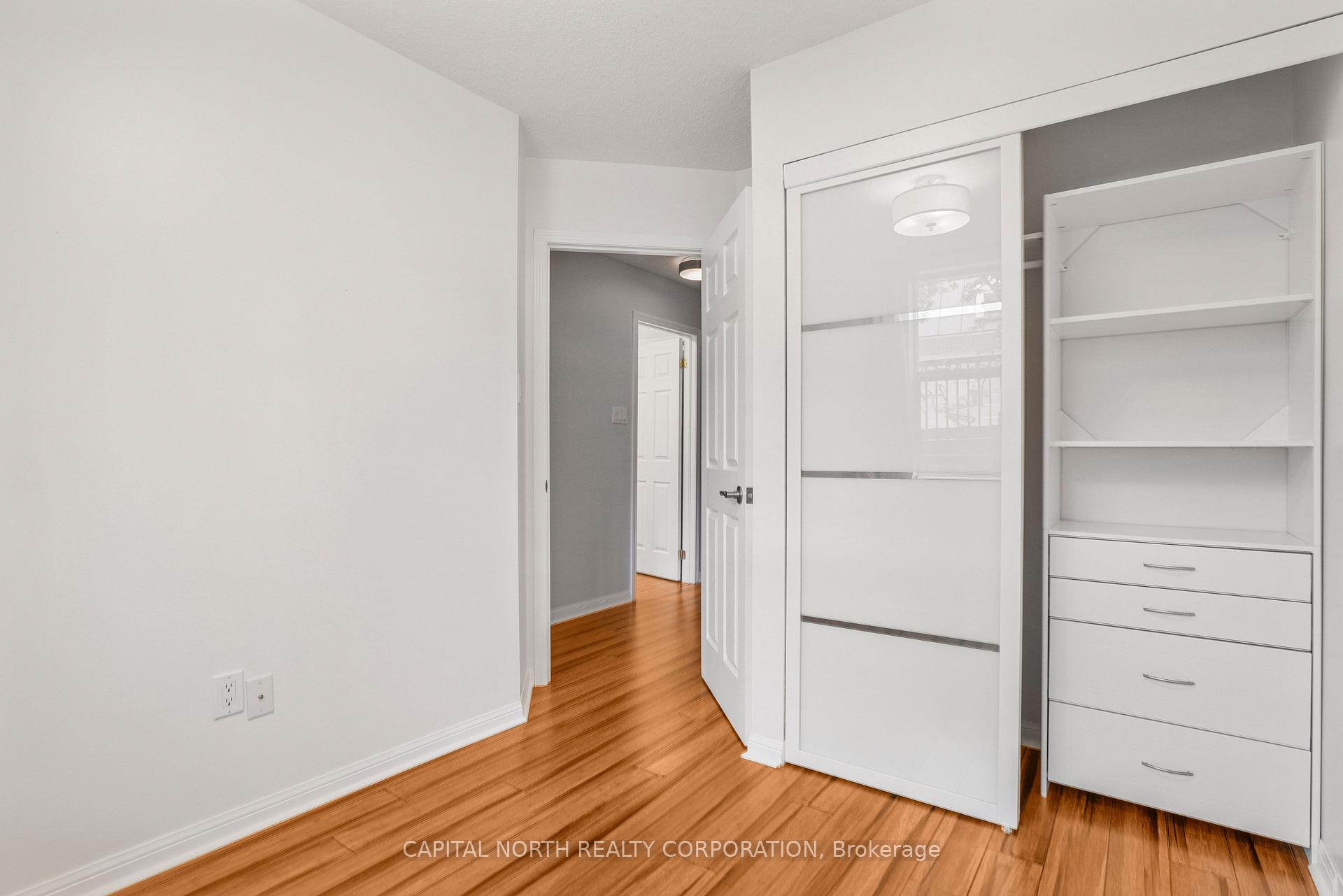 3 Bedrooms Condo at 51 Halton, Toronto For sale