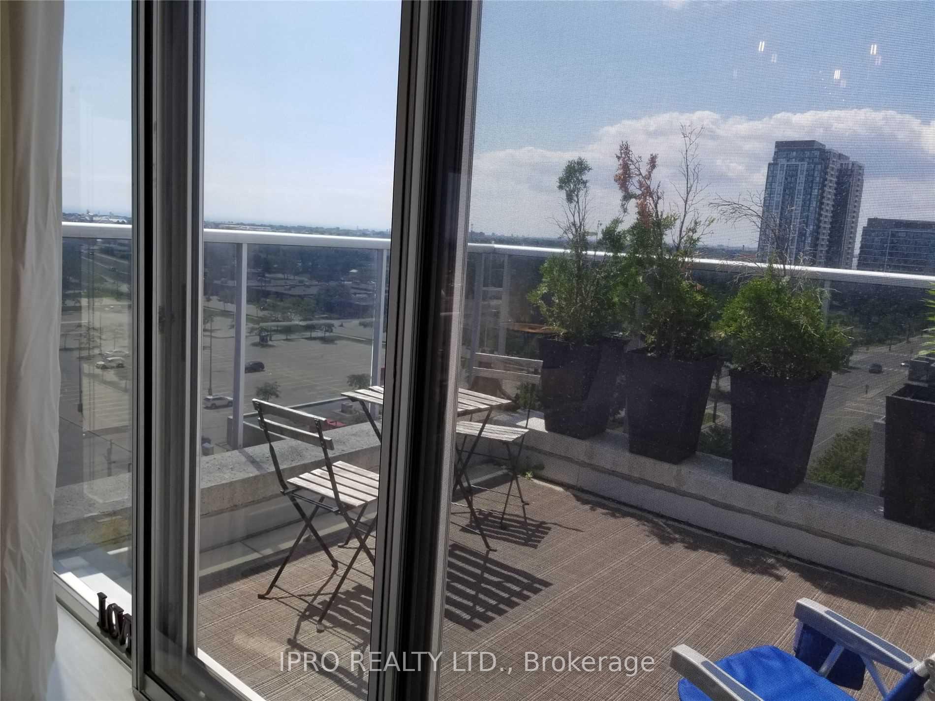 3 Bedrooms Condo at 1040 The Queensway,  Toronto For sale