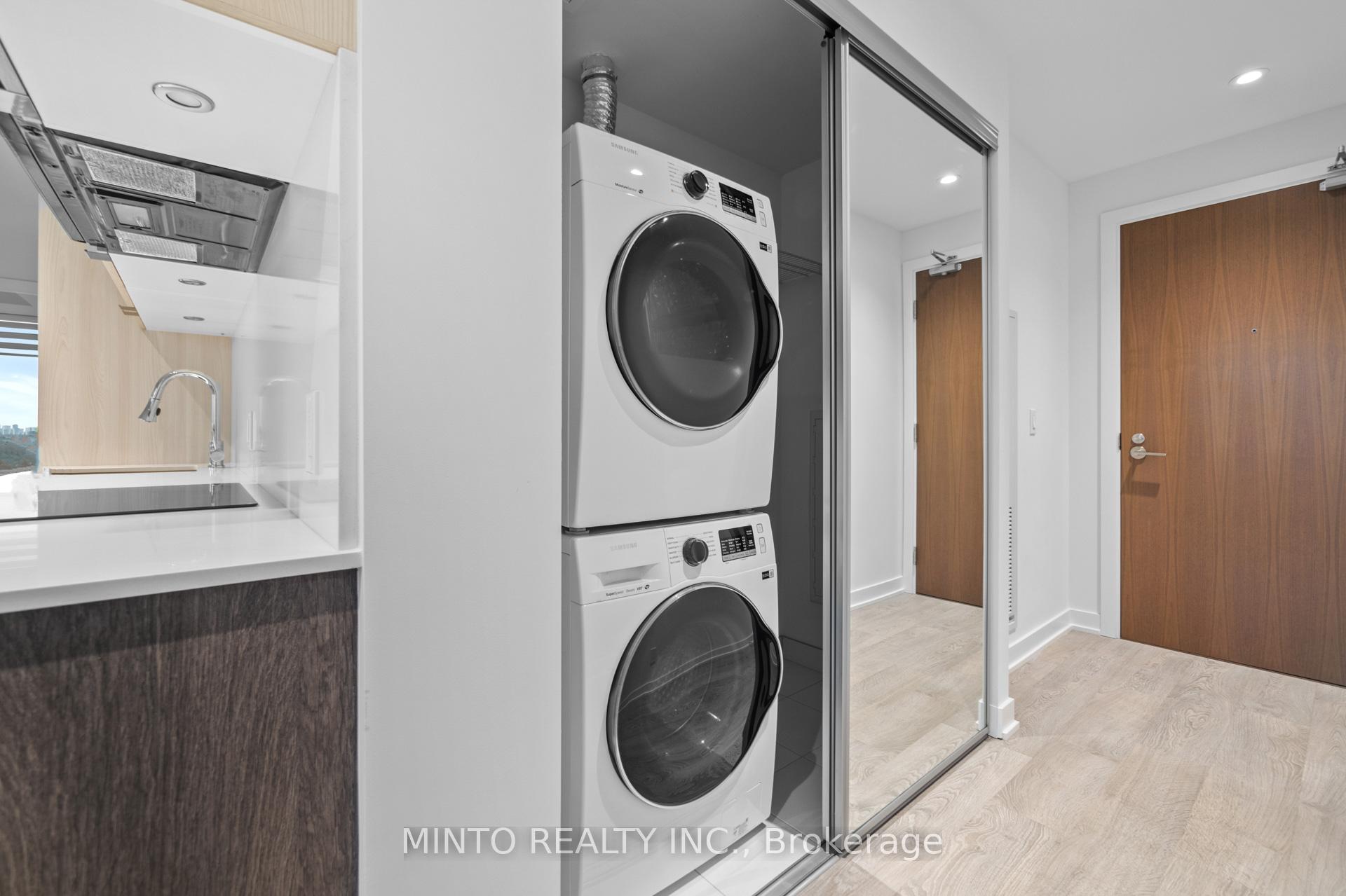 2 Bedrooms Condo at 1928 Lakeshore,  Toronto For sale