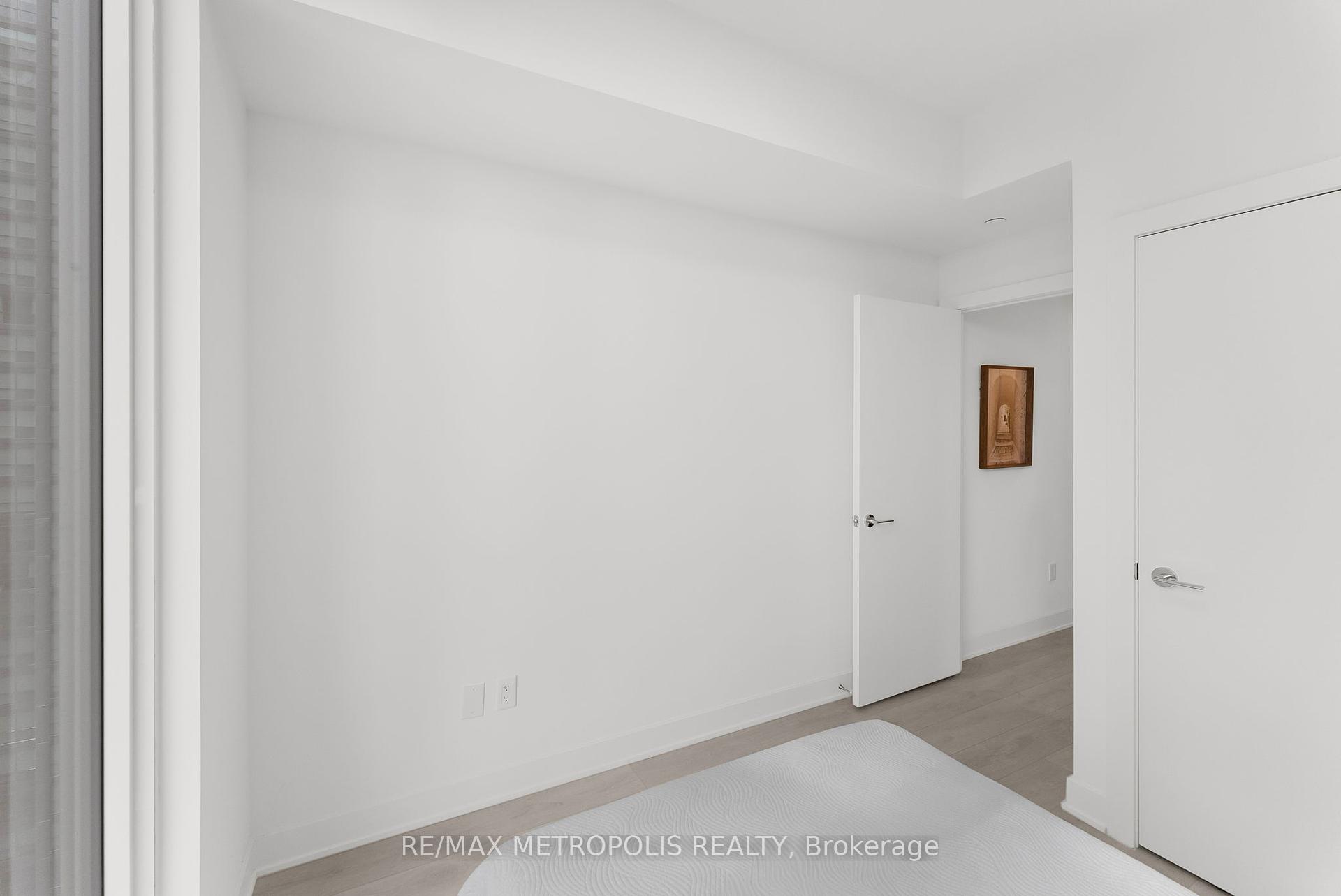 2 Bedrooms Condo at 15 Mercer, Toronto For sale