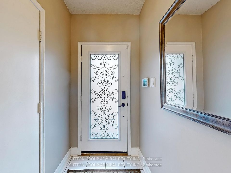 271 Rose Green Drive, Vaughan, ON L4J 4S8