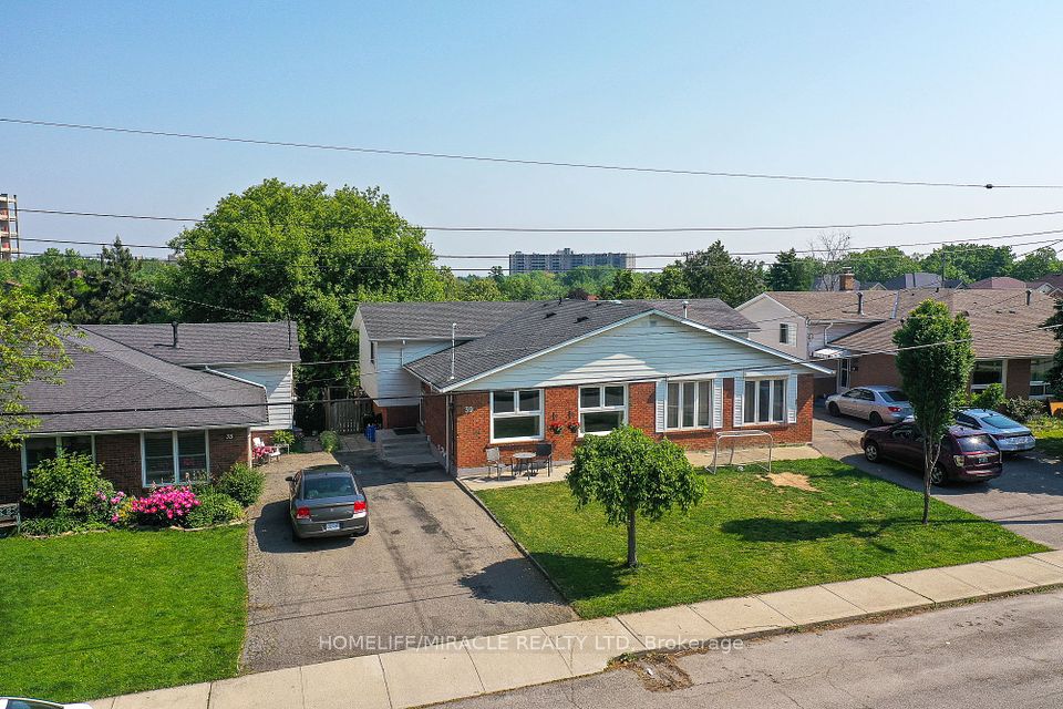 39 Sherry Lane