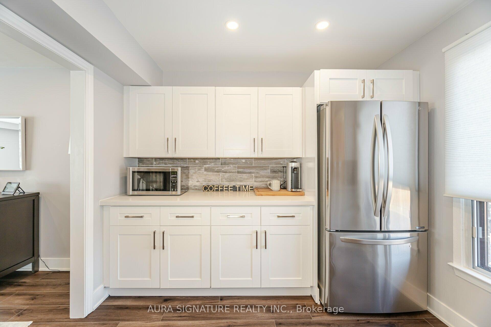 3 Bedrooms Condo at 88 Rainbow, Vaughan For sale