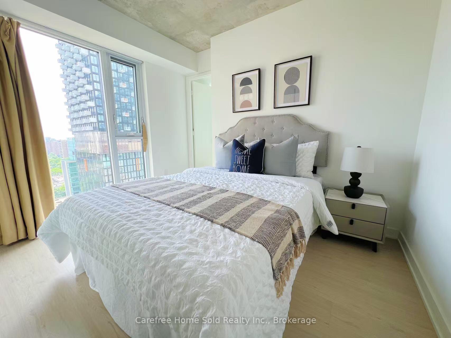 2 Bedrooms Condo at 65 Mutual, Toronto For sale
