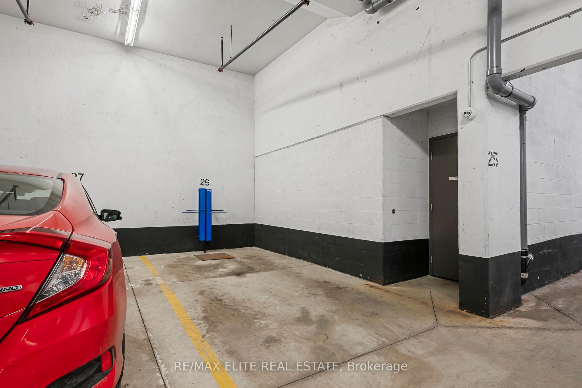 1 Bedroom Condo at 5 Rosehill,  Toronto For sale