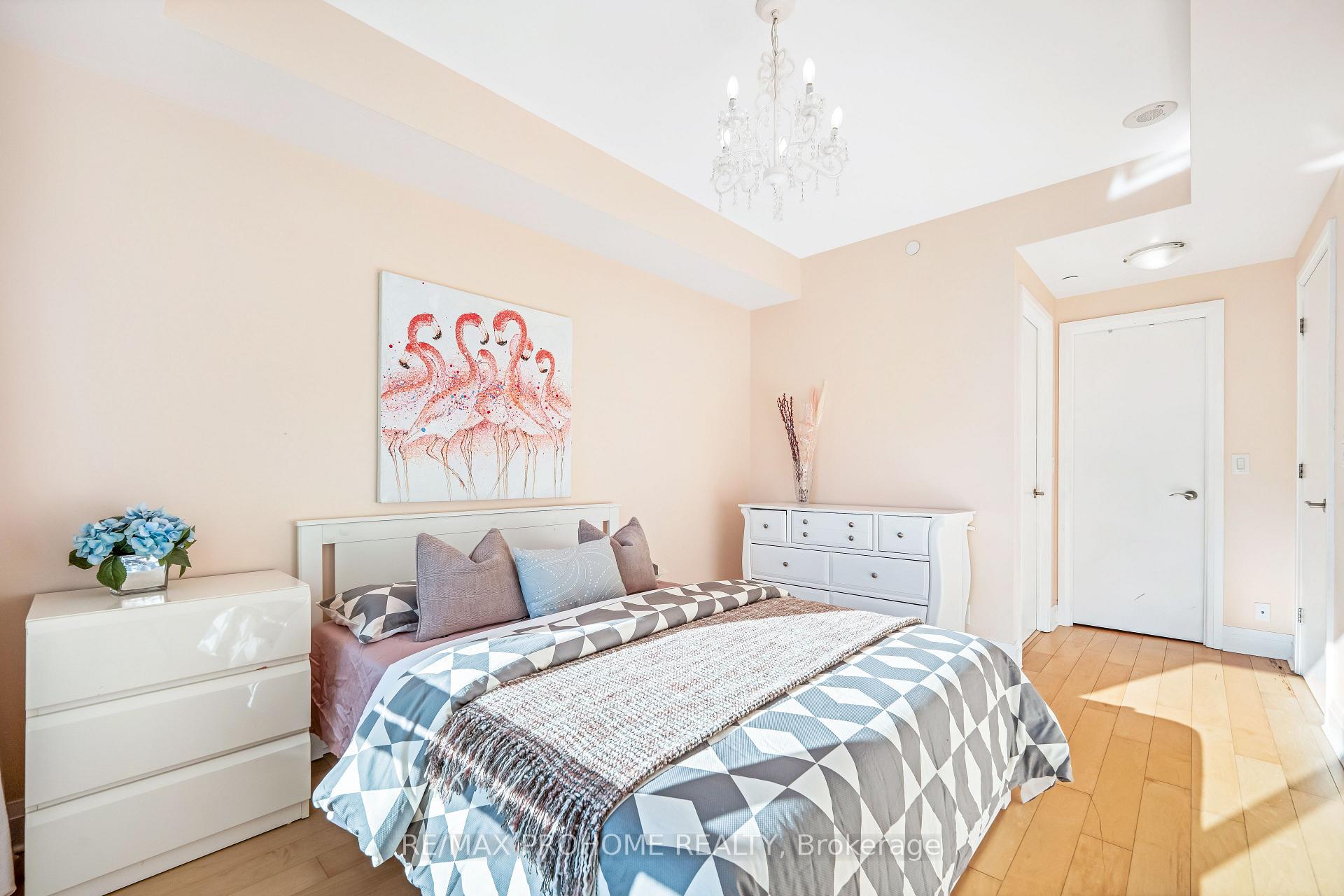 2 Bedrooms Condo at 21 Clairtrell, Toronto For sale