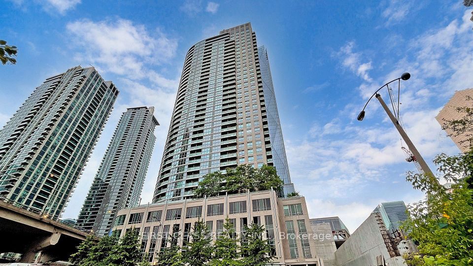 18 Yonge