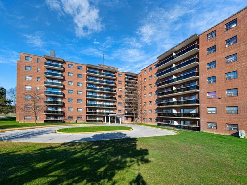 10 Garfella Drive Unit# 302 Toronto W10 Ontario M9V 2E9