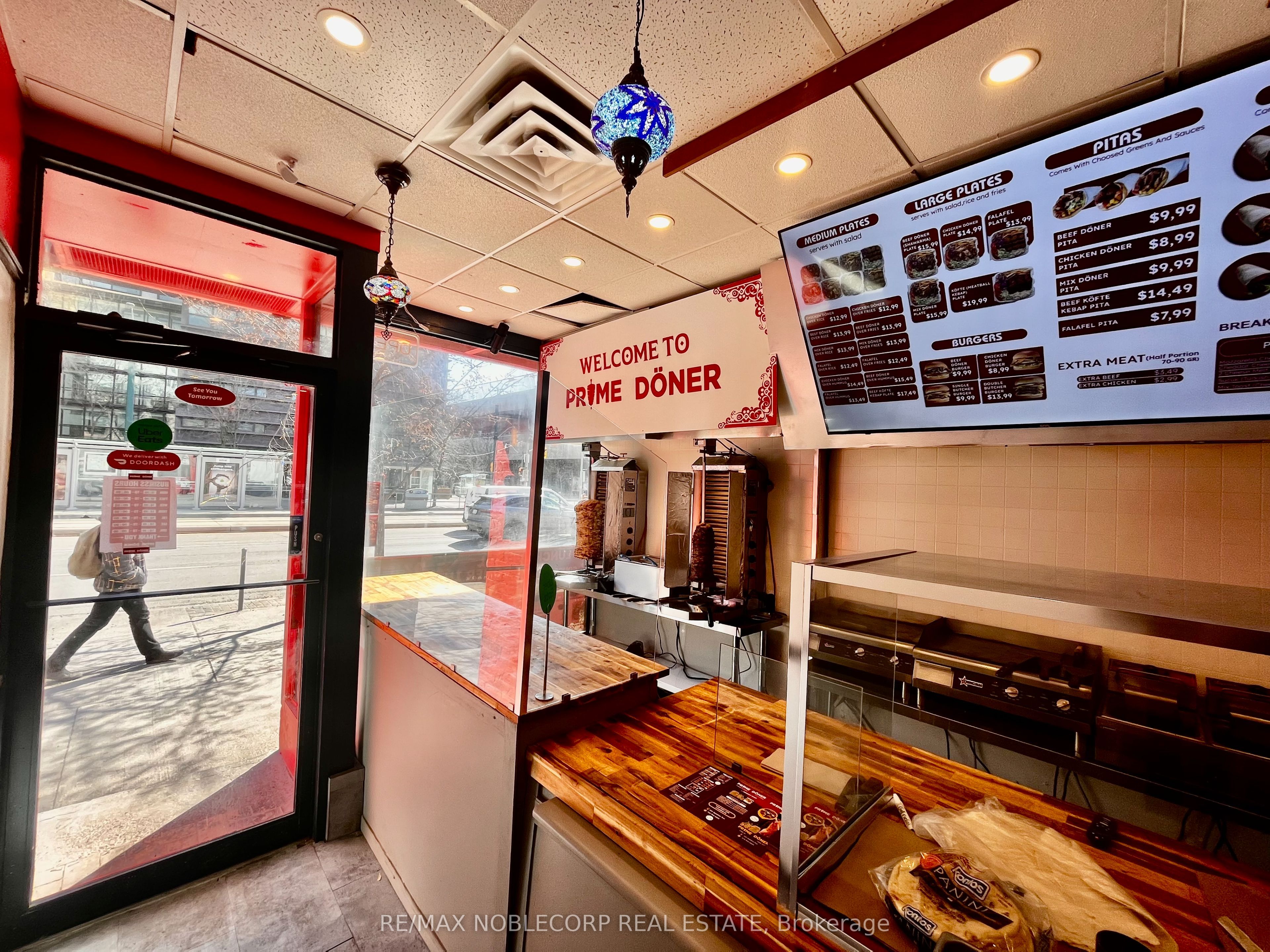 656 Spadina Avenue