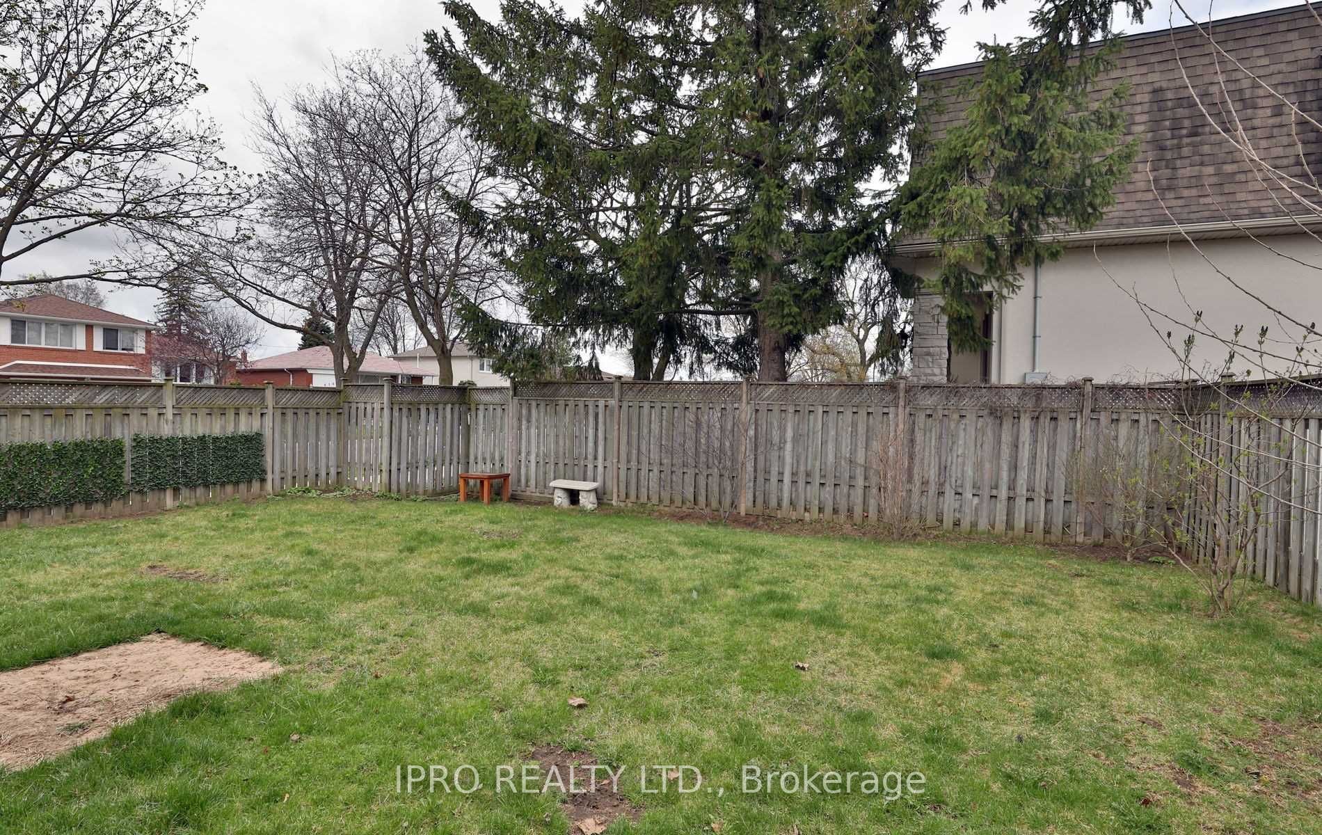 3614 Holden Crescent