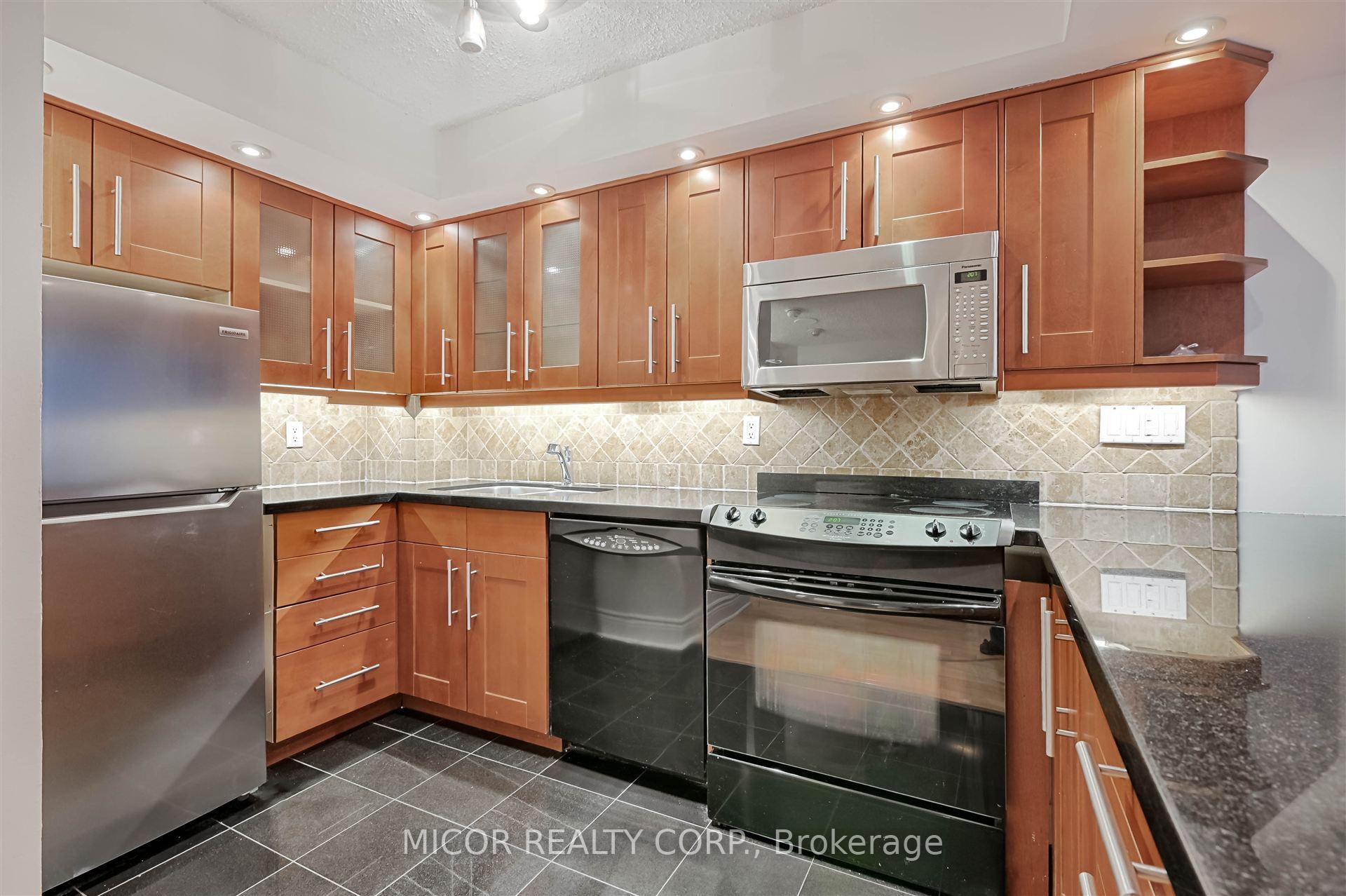 1 Bedroom Condo at 40 Scollard, Toronto For sale