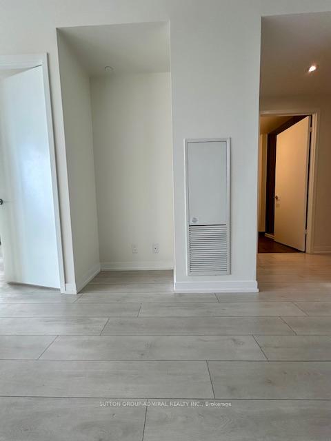 3 Bedrooms Condo at 898 Portage,  Vaughan For sale
